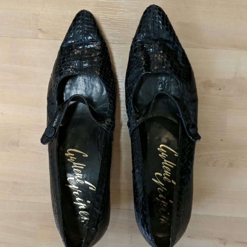 Vintage - 60's snake-skin shoes.